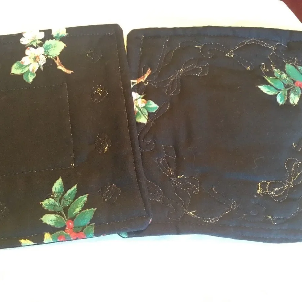 NWOT Set of 2 Holiday Wall Hangings